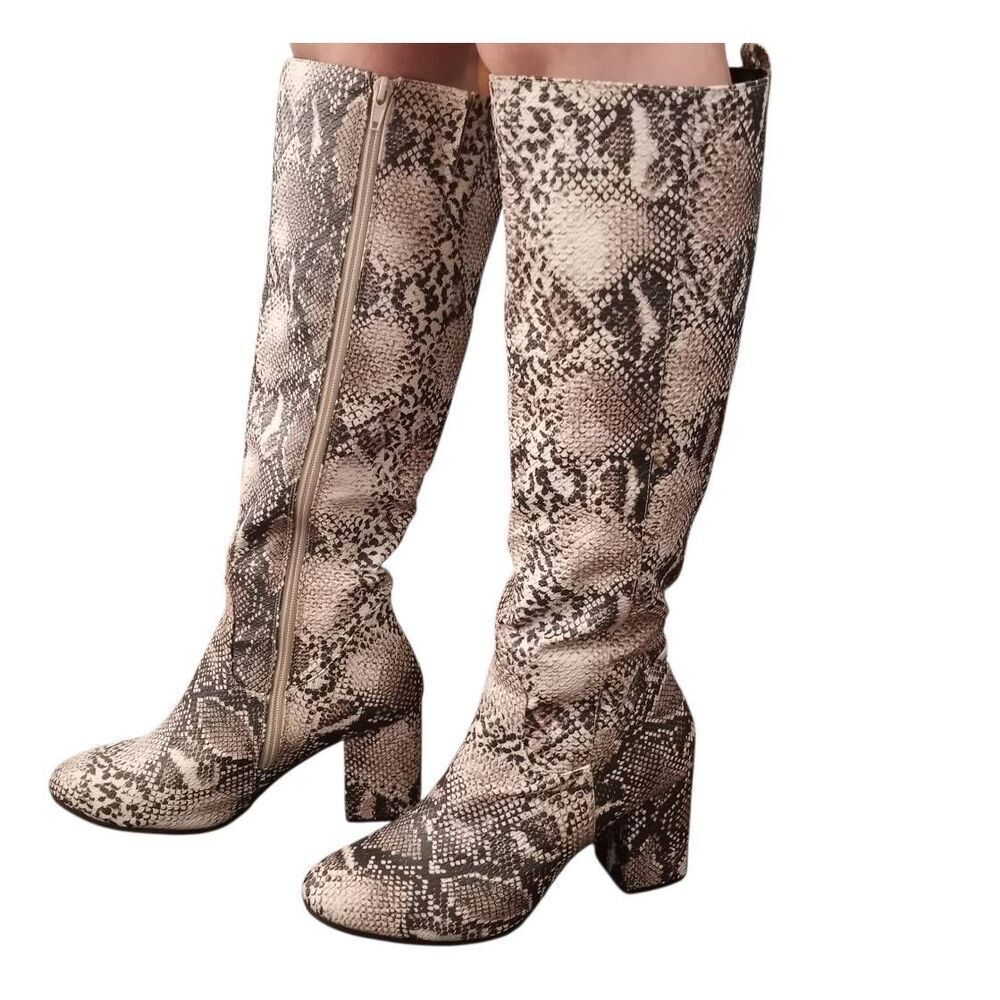 Qupid Snake Print Boots Taupe Sz.8 EUC.